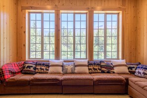 House, Multiple Beds, Patio, Mountain View (Therriault Pass Sanctuary) | View from room