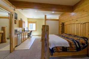House, Multiple Beds, Patio, Mountain View (Therriault Pass Sanctuary)