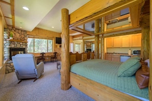 House, Multiple Beds, Patio, Mountain View (Therriault Pass Sanctuary)