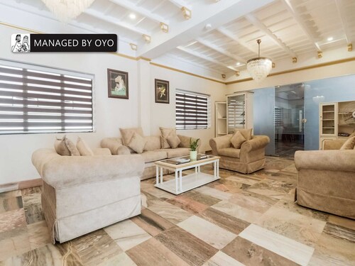 Super Townhouse Edassery Resort