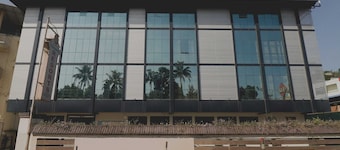 Super Townhouse Edassery Resort
