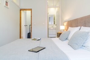 2 makuuhuonetta, silitysrauta/-lauta, internet, vuodevaatteet