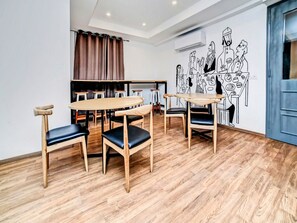 House | Dining