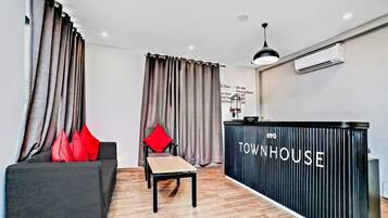 獨棟房屋 | 接待櫃台