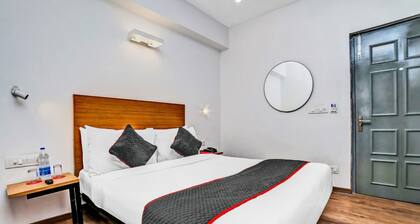 Super OYO Tonwhouse 1274 Patrakarpuram