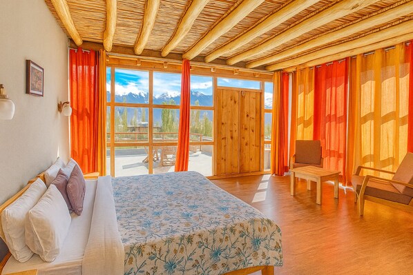 Family Studio Suite | Bathroom