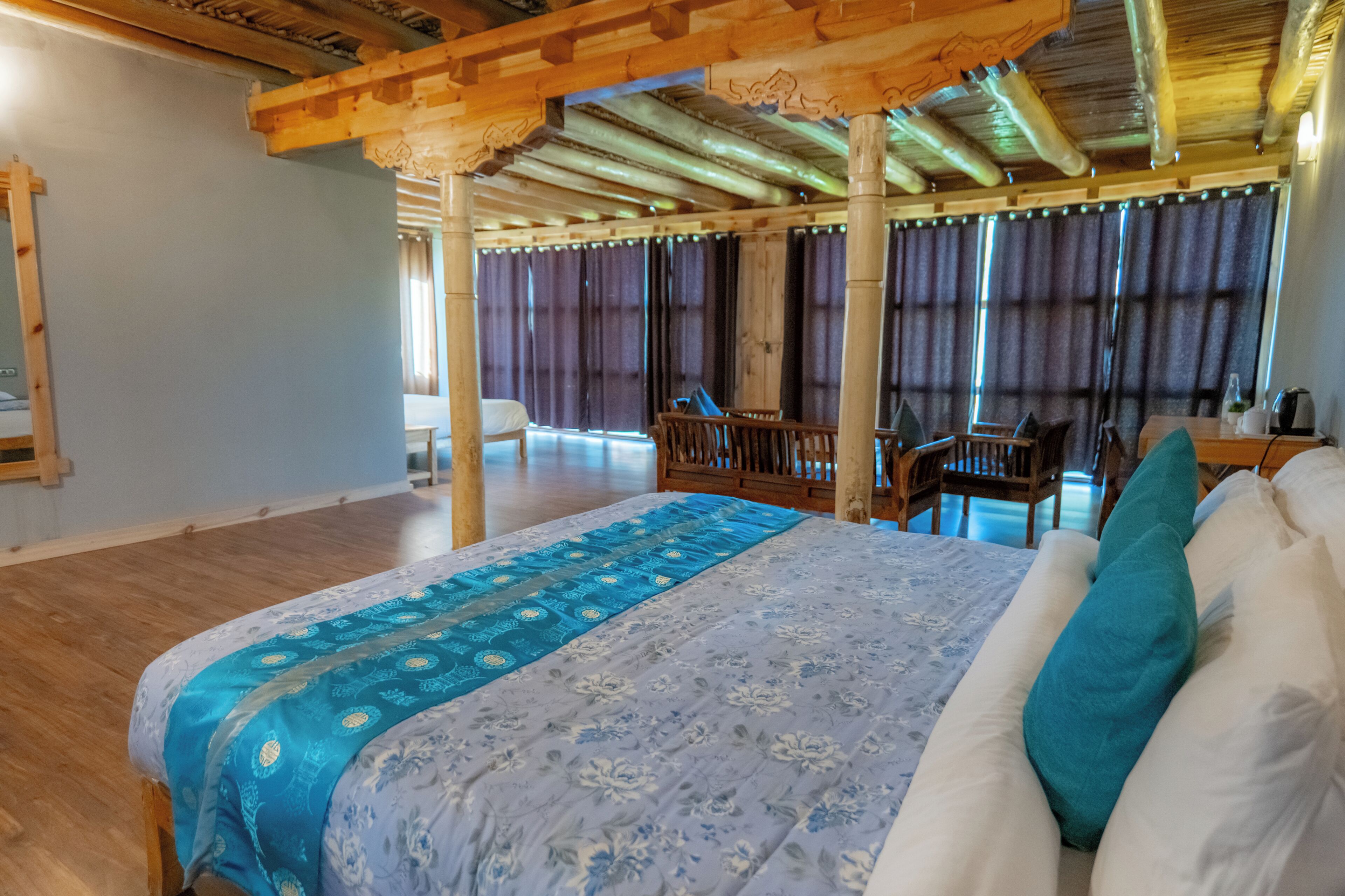 Studio Suite Keluarga | Kamar mandi | Shower, pancuran hujan, perlengkapan mandi gratis, dan pengering rambut