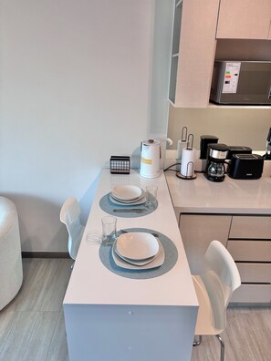 電子レンジ、オーブン、コンロ