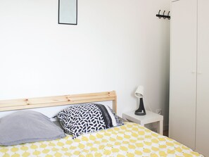 2 bedrooms, iron/ironing board, bed sheets - Apartment with balcony & view (L'Île-Saint-Denis)