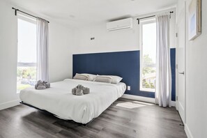 2 bedrooms, desk, iron/ironing board, travel crib