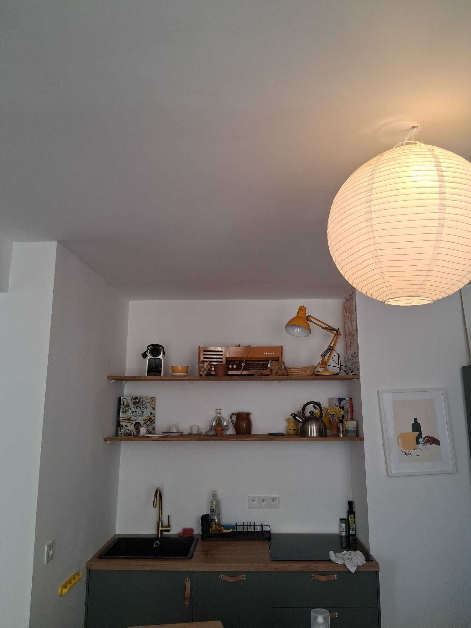 Kühlschrank, Ofen, Geschirrspüler, Wasserkocher mit Kaffee-/Teezubehör
