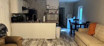 LITTLE MONTANA is a secluded little space close to beautiful Lake Mary