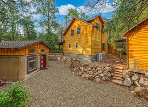 Exterior - Luxury 4BR: Hot Tub • Game Room • Canyon Views (Sedona)