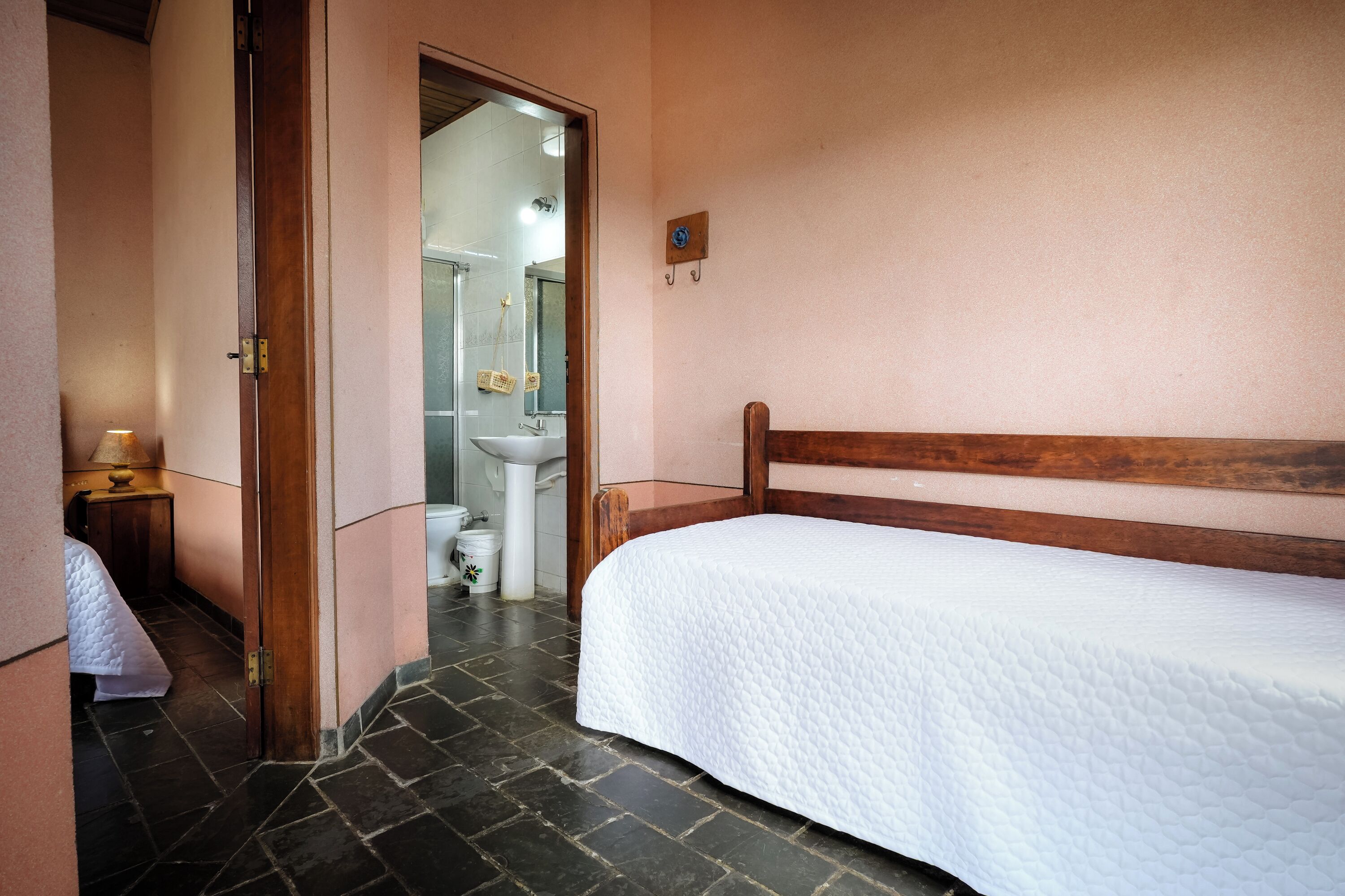 Comfort Room | Hypo-allergenic bedding, travel crib, free WiFi, bed sheets