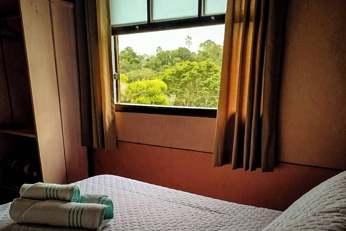 Comfort Room | Hypo-allergenic bedding, travel cot, free WiFi, bed sheets