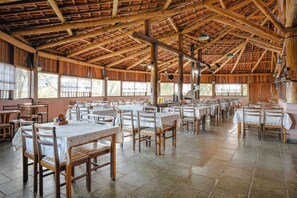 Free daily buffet breakfast - VELINN Hotel Fazenda Estrela da Serra (Santo Antônio do Pinhal)
