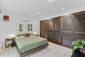 Desk, iron/ironing board, travel cot, WiFi
