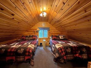 3 bedrooms, travel cot, free WiFi, bed sheets