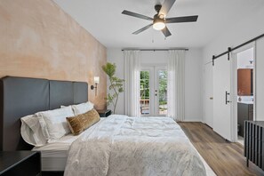 3 chambres, fer et planche à repasser, Wi-Fi, draps fournis