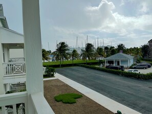 Property grounds - Your Bahamian Escape Awaits: Discover Paradise in Our Perfect Island Retreat (Nassau)