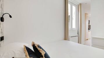 Apartment | 1 bedroom, laptop workspace, iron/ironing board, bed sheets