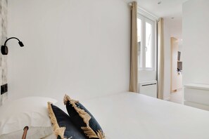 Apartamento | 1 quarto, espaço de trabalho para notebook