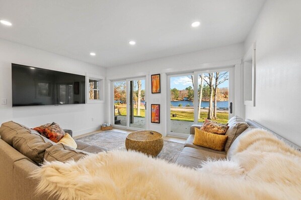 Fernseher, Tischfußball