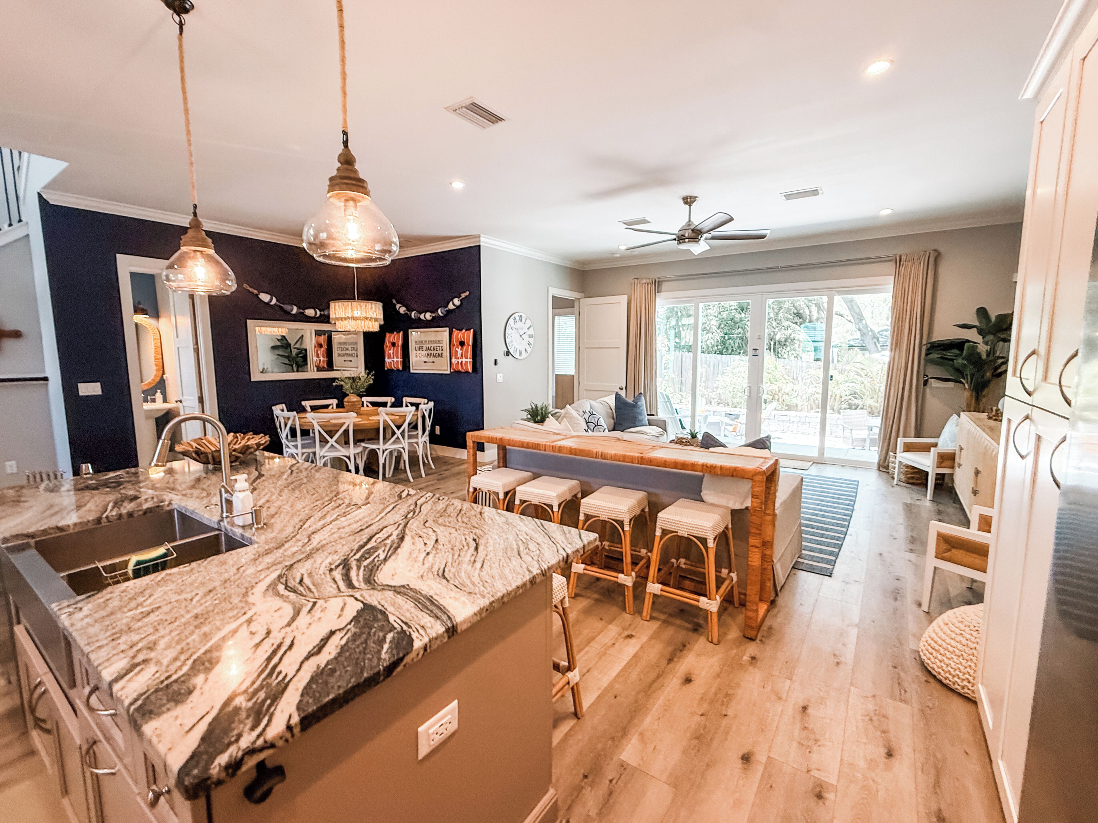 Luxury Beach Escape, 2 Blocks To The Ocean & 1 Block To The River! Sauna, Heated Pool, Hot Tub, Paddle Boards, Kayaks, Golf Cart & Moreonly 10 Mins To Downtown St. Augustine. Very Clean, Well Stocked & Perfect For Couples, Families & Small Groups. - St. Augustine, FL