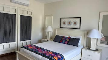 1 habitación, tabla de planchar con plancha, wifi y ropa de cama