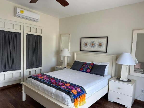1 habitación, tabla de planchar con plancha, wifi y ropa de cama 