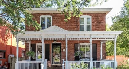 Gorgeous 4 bd - steps from Church St; Lake Champlain