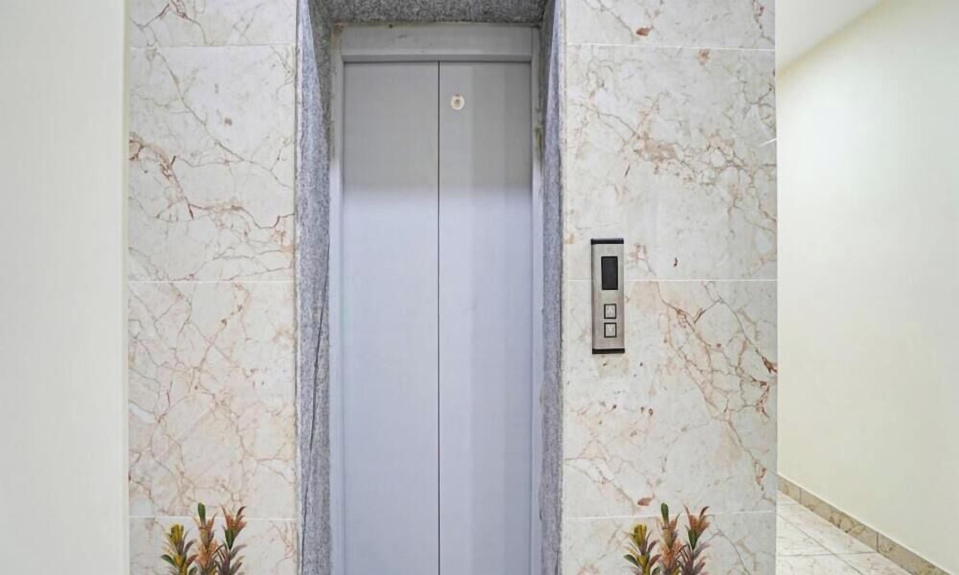 Deluxe Double Room | Bathroom | Shower, rainfall showerhead, free toiletries, towels