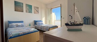 Casa Onda Blu – Moderne kystleilighet kun 4 min fra stranden, med parkering!