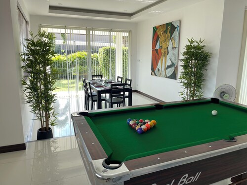 Peaceful 3BR Villa Near Golf & Beach - Jacuzzi, BBQ & Pool Table