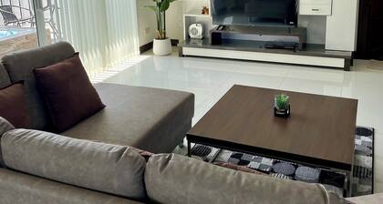 Peaceful 3BR Villa Near Golf & Beach - Jacuzzi, BBQ & Pool Table