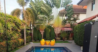 Peaceful 3BR Villa Near Golf & Beach - Jacuzzi, BBQ & Pool Table