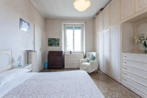 Family Triple Room | Desk, free WiFi - Chez Liviana (Rome)