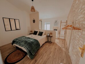 4 habitaciones, wifi gratis y ropa de cama