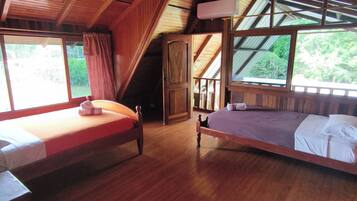 6 bedrooms, free WiFi, bed sheets, wheelchair access