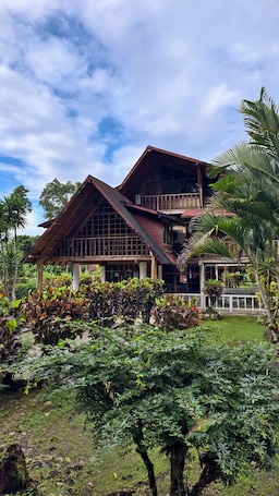 Exterior. Family house located in the Ecuadorian Amazon.