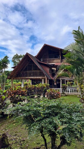 Family house located in the Ecuadorian Amazon.