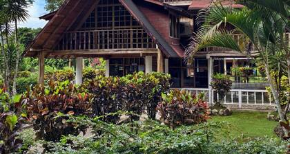 Family house located in the Ecuadorian Amazon.