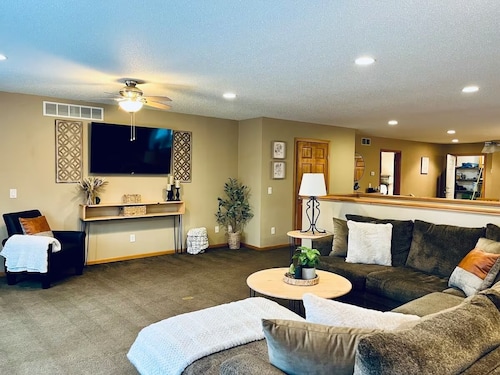 Spacious Northwoods Getaway!