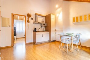 Fridge, microwave, coffee/tea maker, toaster