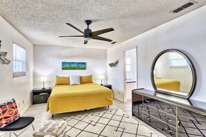 House, Multiple Beds (Beach Please)