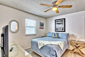 House, Multiple Beds (Beach Please)