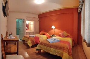 Habitación clásica con 2 camas individuales | Escritorio y wifi gratis 