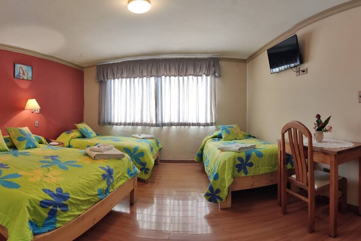 Classic Quadruple Room | Desk, free WiFi