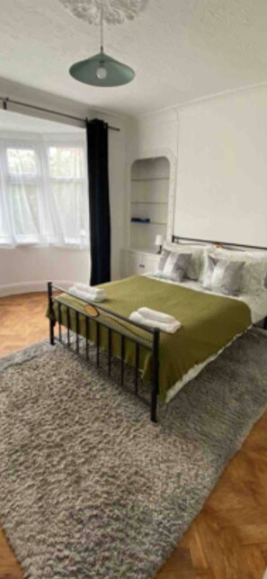 2 Schlafzimmer, Bügeleisen/Bügelbrett, WLAN, Bettwäsche