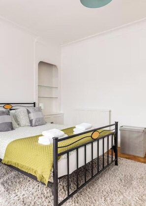 2 Schlafzimmer, Bügeleisen/Bügelbrett, WLAN, Bettwäsche